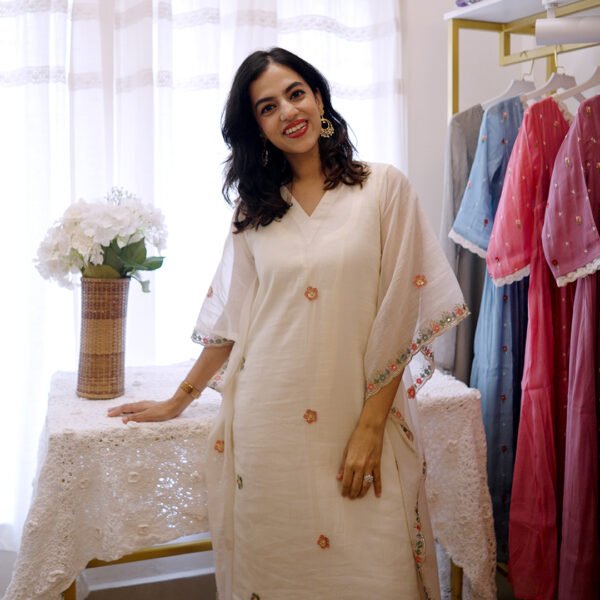 546 White Kaftans